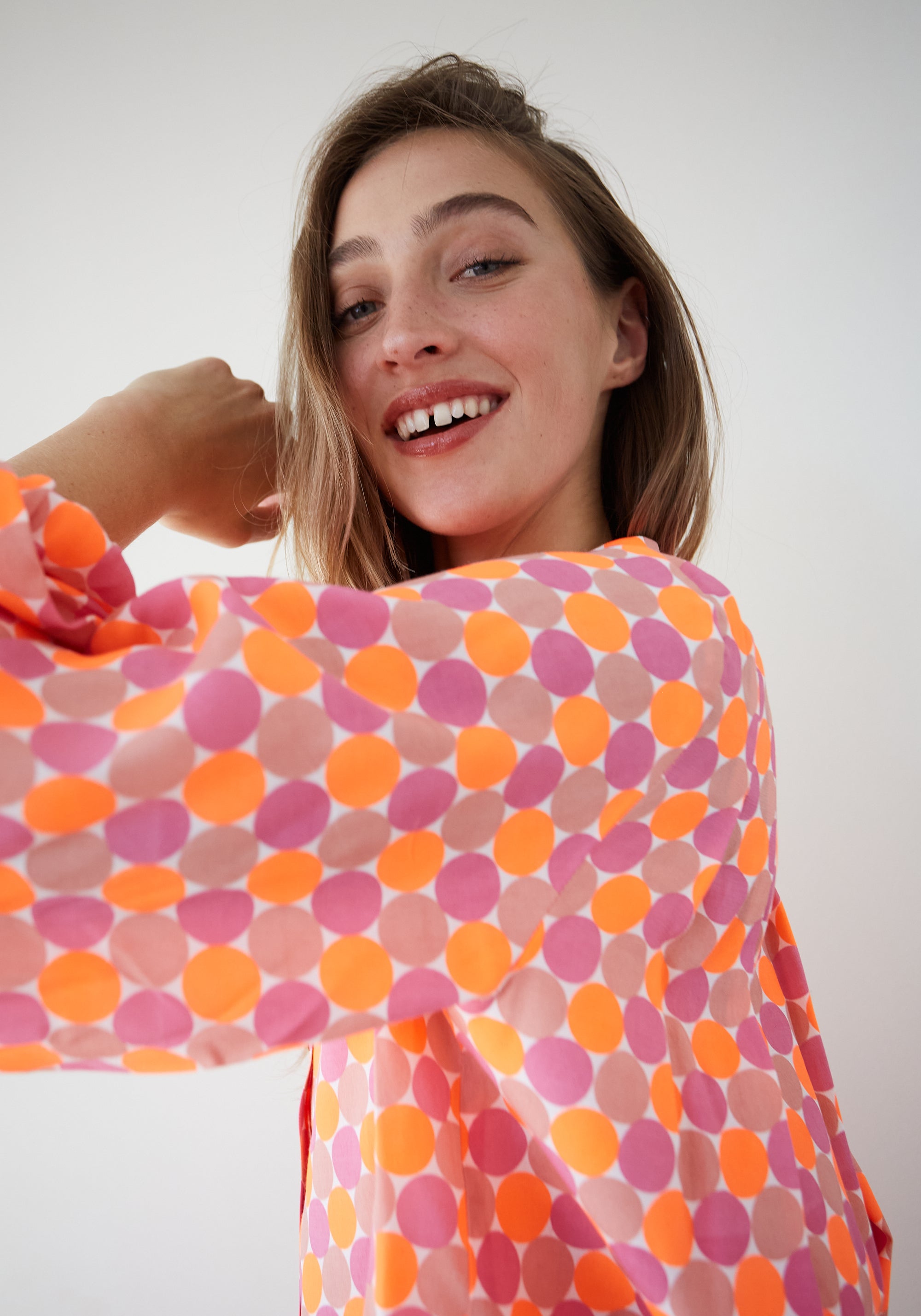 Camisa Magia Topos Coral