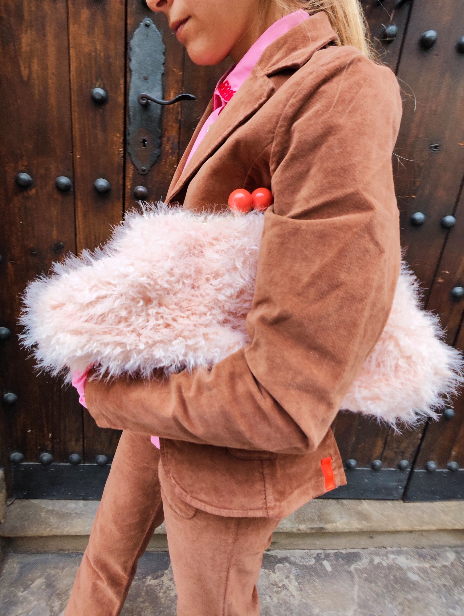 Maxi Pink Fur Clutch